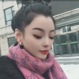 万绿丛一点红