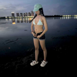 18岁艺术高中生