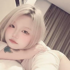 一个才不上学的学生妹